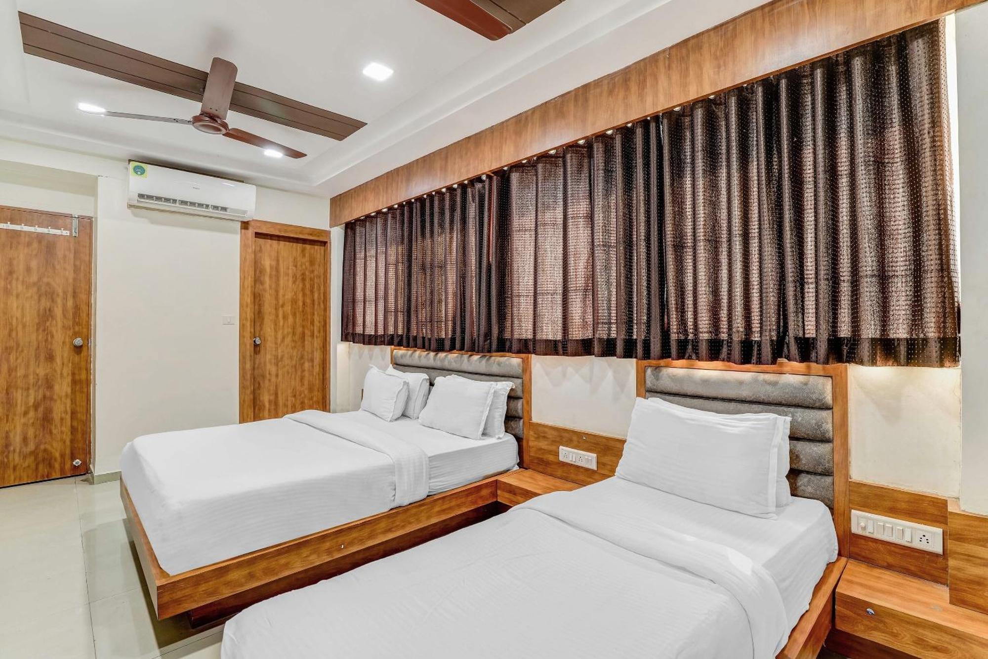 Готель Capital O Maple View Naroda Екстер'єр фото