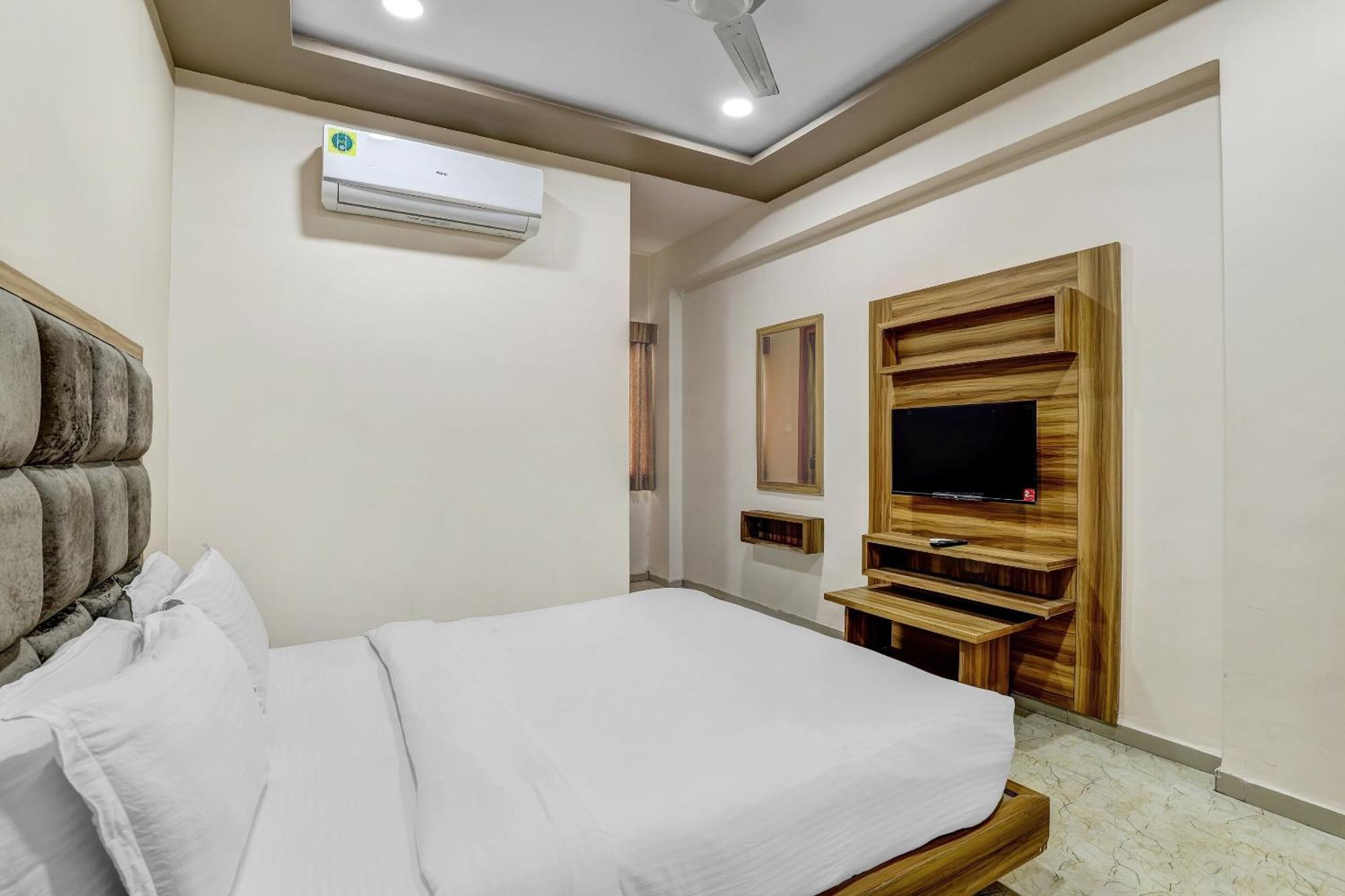 Готель Capital O Maple View Naroda Екстер'єр фото
