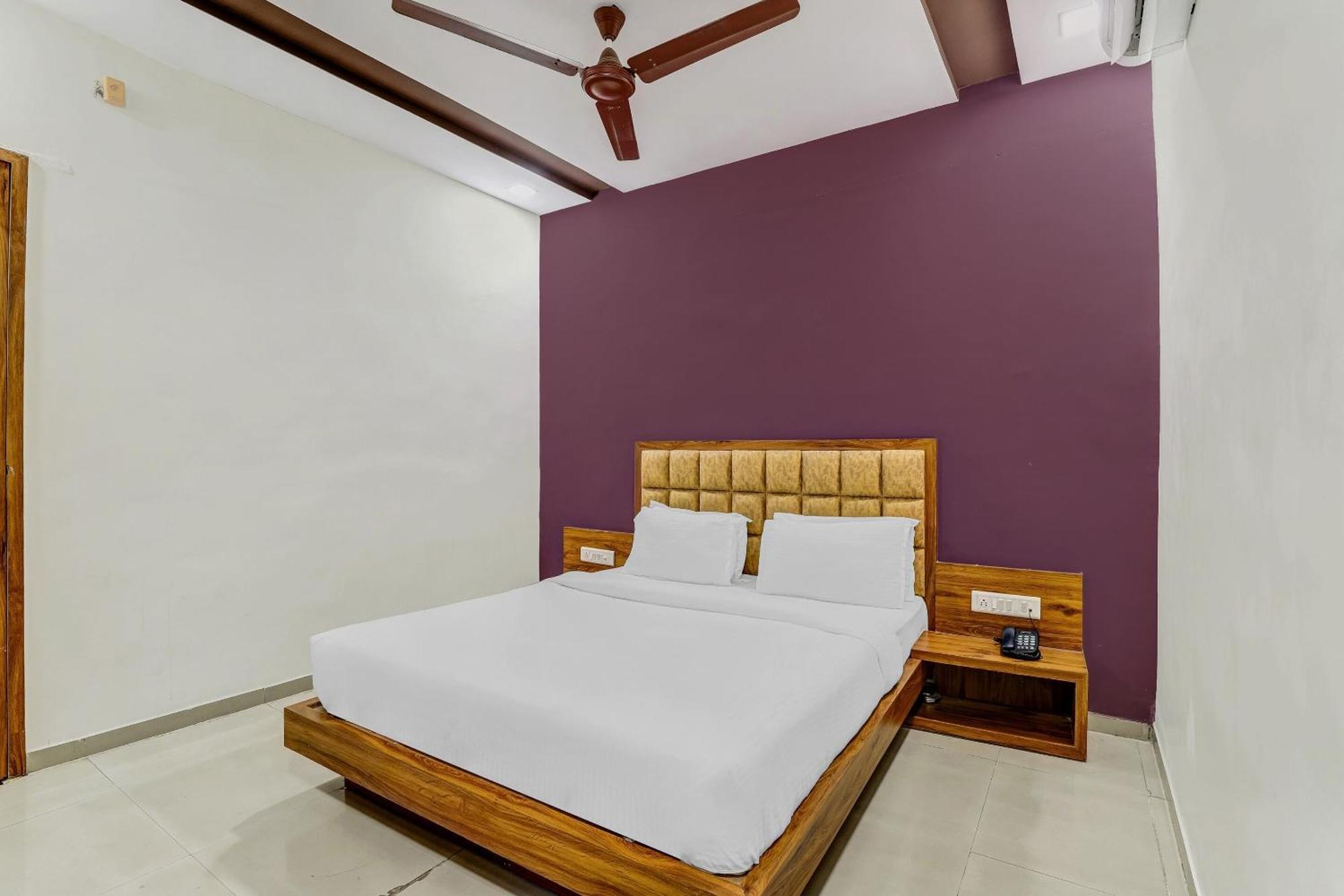 Готель Capital O Maple View Naroda Екстер'єр фото