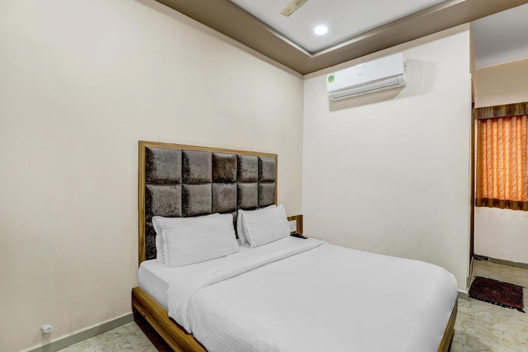 Готель Capital O Maple View Naroda Екстер'єр фото